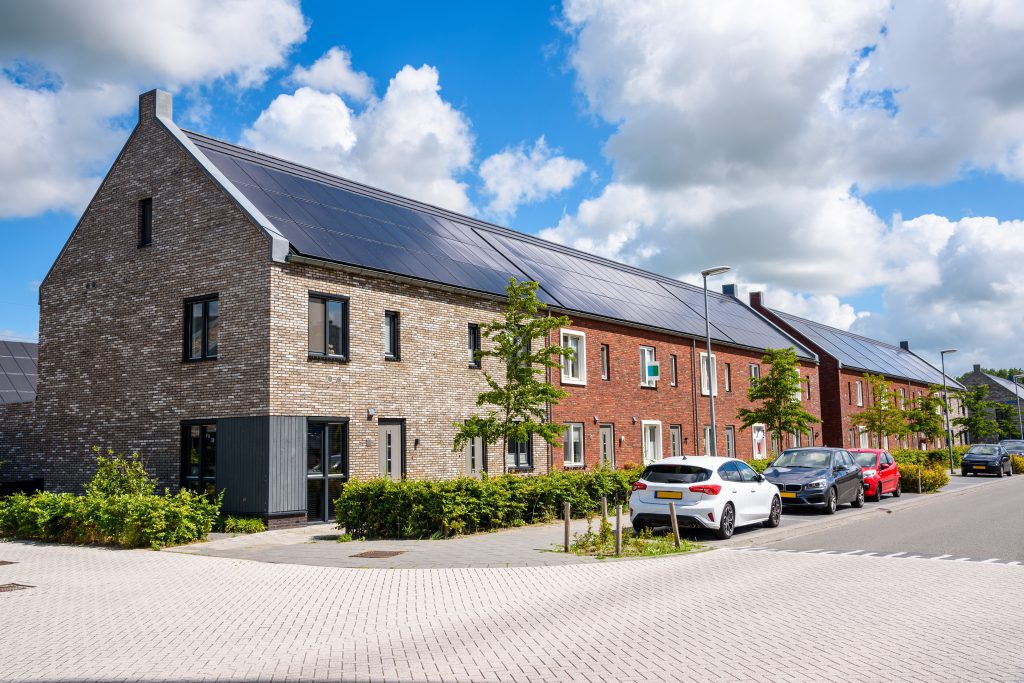 houses with solar panelled roofs